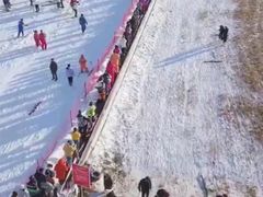 -济南卧虎山滑雪场