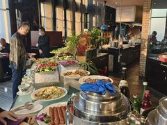自助取餐区-唐拉雅秀酒店-西锦汇空中BBQ·思创餐厅