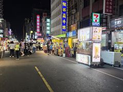 -六合夜市