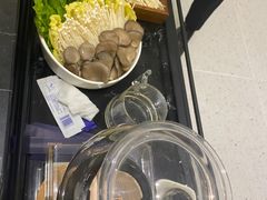 -红鼎豆捞·非遗鲍皇汤火锅(宝丰路店)