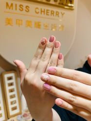 -花系美·美甲美睫精品店