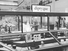 -乐蓬马歇百货公司(Rive Gauche)