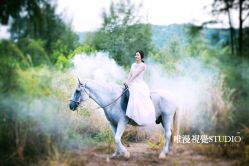 牧马情怀-巴黎婚纱摄影工作室