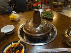 -岳记兴隆·青城腊排铜火锅(融创店)