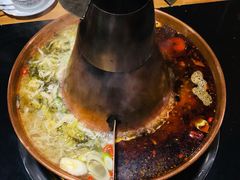 -果松木炭酸菜铜火锅·外婆参鸡汤