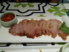 猪颈肉-越弥越南传统美食馆