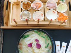 -双桥园·云南过桥米线(古城南门店)