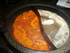 番茄拼菌菇鸳鸯锅-锅说大脸毛肚重庆老火锅(佐阾店)