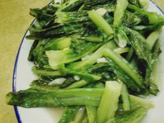 炒时蔬-华兴餐厅·招牌生鱼片(桃园路店)