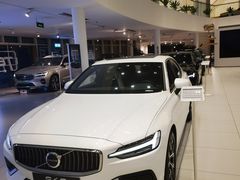 -杭州中沃沃尔沃4S店(滨江区店)