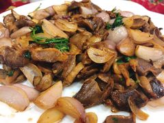 -闯关东东北农家菜(崂山石老人店)