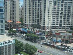 -深圳宝安体育馆希尔顿欢朋酒店