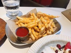 -芳草地西式融合餐厅(回龙窝店)