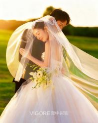 -雪中彩影婚纱摄影·微光艺术中心