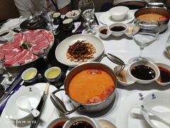 -红鼎豆捞·非遗鲍皇汤火锅(宝丰路店)