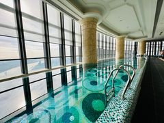 -珠海瑞吉酒店游泳池