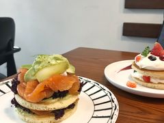 三文鱼水波蛋松饼-AFS Cafe & Canteen(闽江二路店)