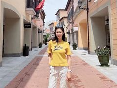 -王府井奥莱棋盘山小镇