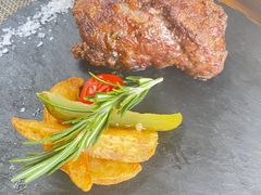厚烤JBS谷饲140天牛扒-喜洲吧·江畔老船厂·庭院餐厅(喜临院店)
