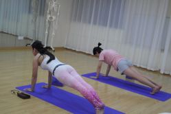 -亚太瑜伽普拉提学院