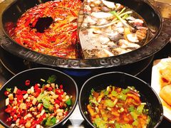 -老房老舍重庆火锅(假日城市店)