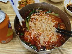 -魔都三兄弟酸辣粉·蘸卤炸串(虹桥万科店)