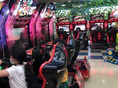 -爱玩嘉年华(龙湖曲江天街店)