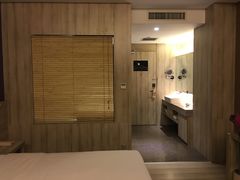 -西安大雁塔科技大学地铁站亚朵酒店