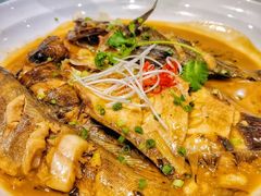 炖杂拌鱼-橄榄季酒店
