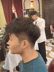 -东方先生国潮男士理发馆