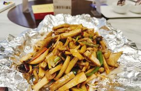 Stone Plate Steamed Mushroom with Poria