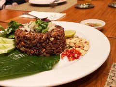 -Chom Cafe and Restaurant