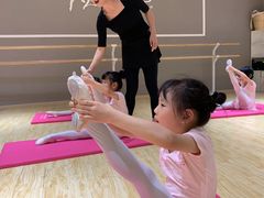 -炫艺舞蹈培训中心(枫尚奥特莱斯店)