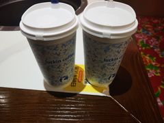 -瑞幸咖啡(上海财经大学地铁站1号口店)