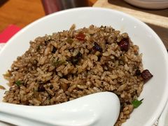 盐菜脆哨饭-怪噜范·老贵阳街头名小吃(数博万达店)
