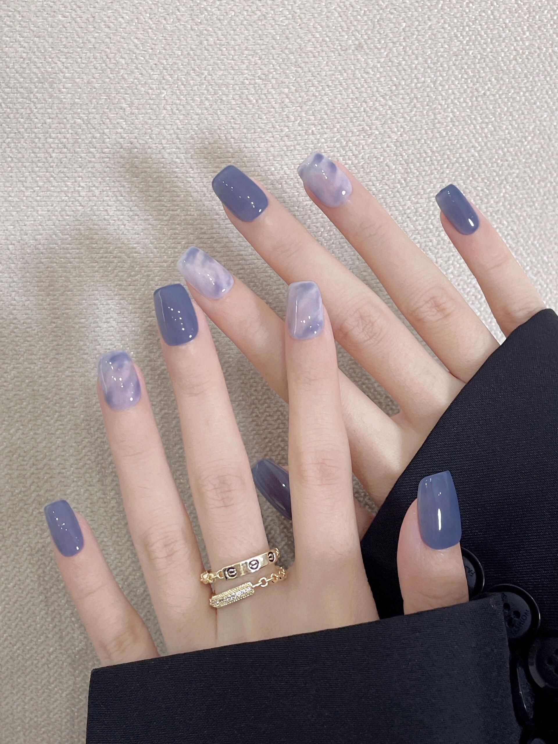 高级气质雾霾蓝美甲