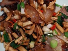 蒜椒炒湘西腊肉-印象鲵宴·张家界地标美食名片(溪布街店)