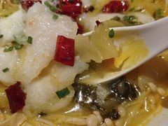 -渝是乎酸菜鱼(龙旗购物中心店)