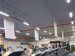 -英派斯健身游泳馆