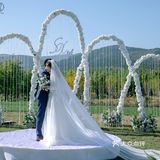 济南婚礼-蓝天白云青草地的婚礼现场