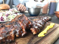 -Ribs & Burgers The Rocks