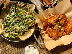 海鲜葱饼-富乐满韩国正宗炸鸡韩国料理(虹泉路店)