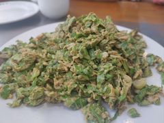 嫩荷叶炒鸭蛋-微山岛春天里酒家
