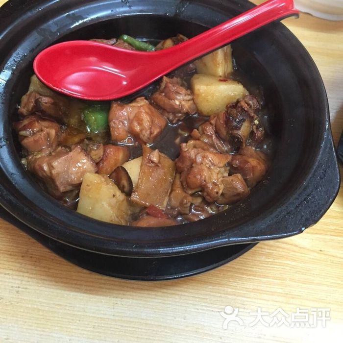 黄焖鸡米饭
