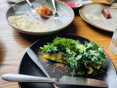 西兰花佐牛油果酱-BOR Eatery(安福路店)