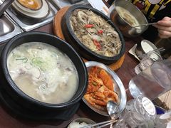 牛膝骨雪浓汤-神仙雪浓汤(明洞店)