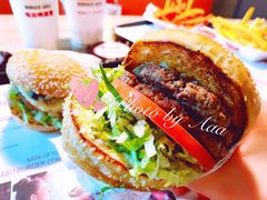 -The Habit Burger Grill 哈比特汉堡(复兴soho店)