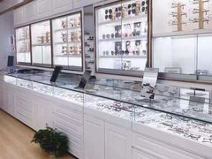 -翰佐蔡司小乐圆·依视路星趣控·暴龙眼镜折扣店