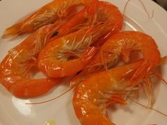 冷盘大虾-广州万富希尔顿酒店·感趣自助餐厅·金秋蟹宴生蚝海鲜刺身烧烤