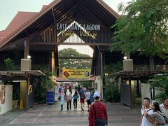 -东海岸人工湖美食村